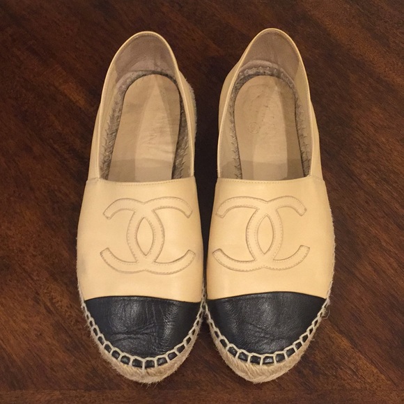 Chanel Nude with Black Cap Toe Espadrilles - Picture 2 of 8